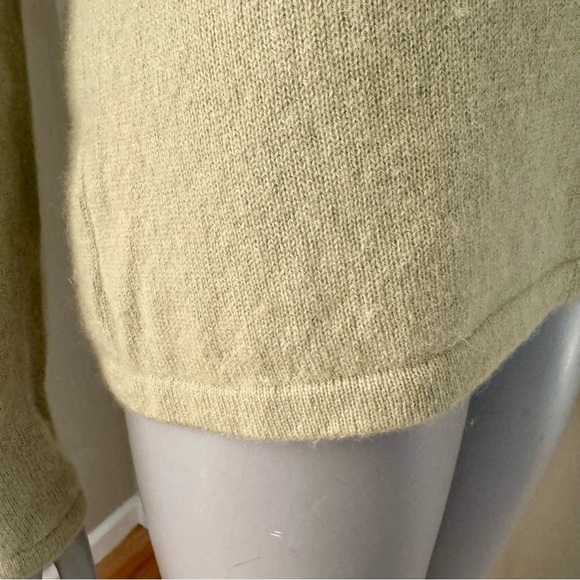CHARTER CLUB 100% Cashmere V-Neck Sweater Celery Green Size Medium - Picture 9 of 11